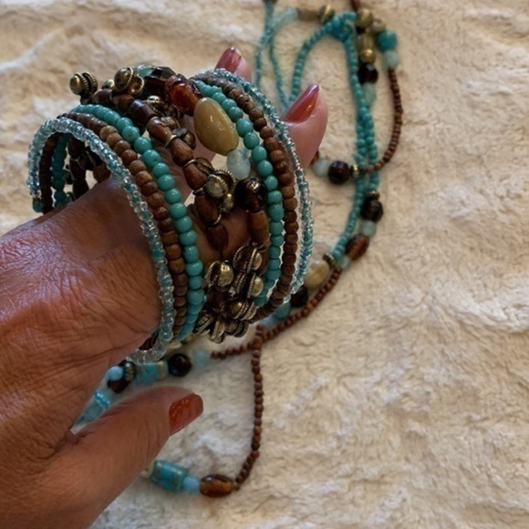 Turquoise and wood bangled bracelet with charms and matching necklace - Picture 3 of 8